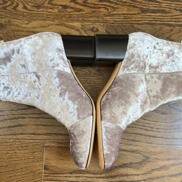 Rag & Bone Drea Crushed Velvet Ankle Boot Size 38 1/2 (8.5) - Picture 3 of 7